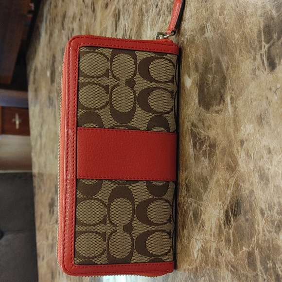 Coach Bags Nwot Authentic Coach Accorian Zip Wallet In Signature